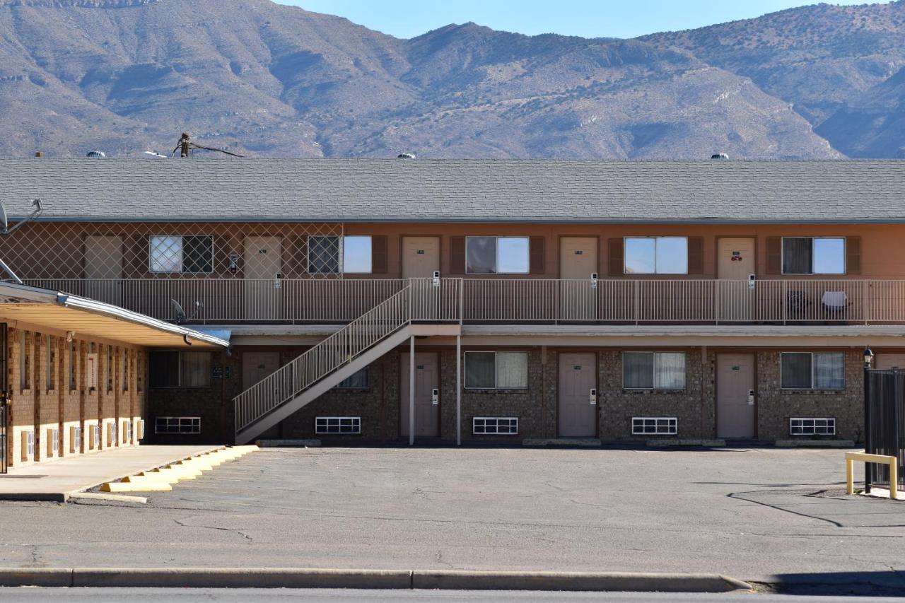 Satellite Inn Alamogordo Exterior photo